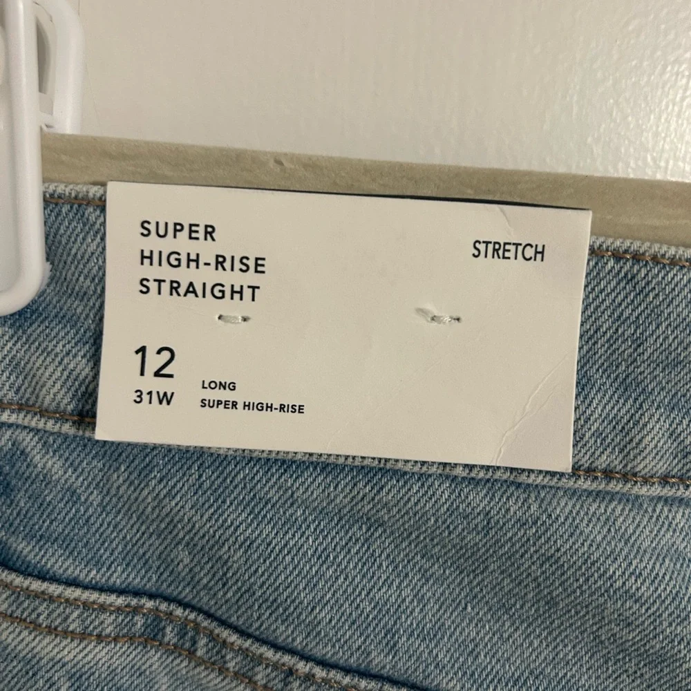 American Eagle Outfitters Light Blue Straight Leg Jeans - Picture 7 of 9